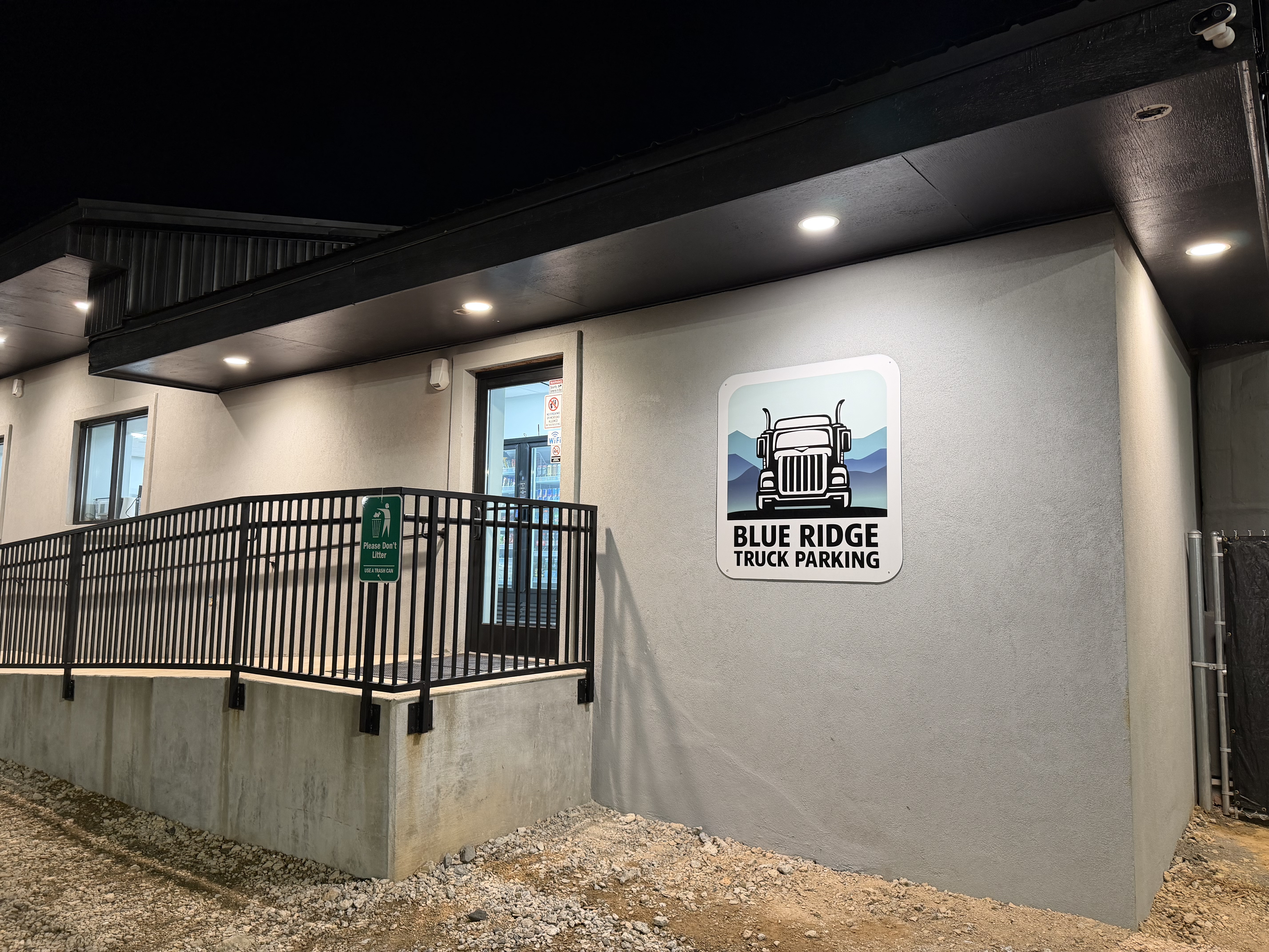 Blue Ridge Truck Parking — photo 2 of 9
