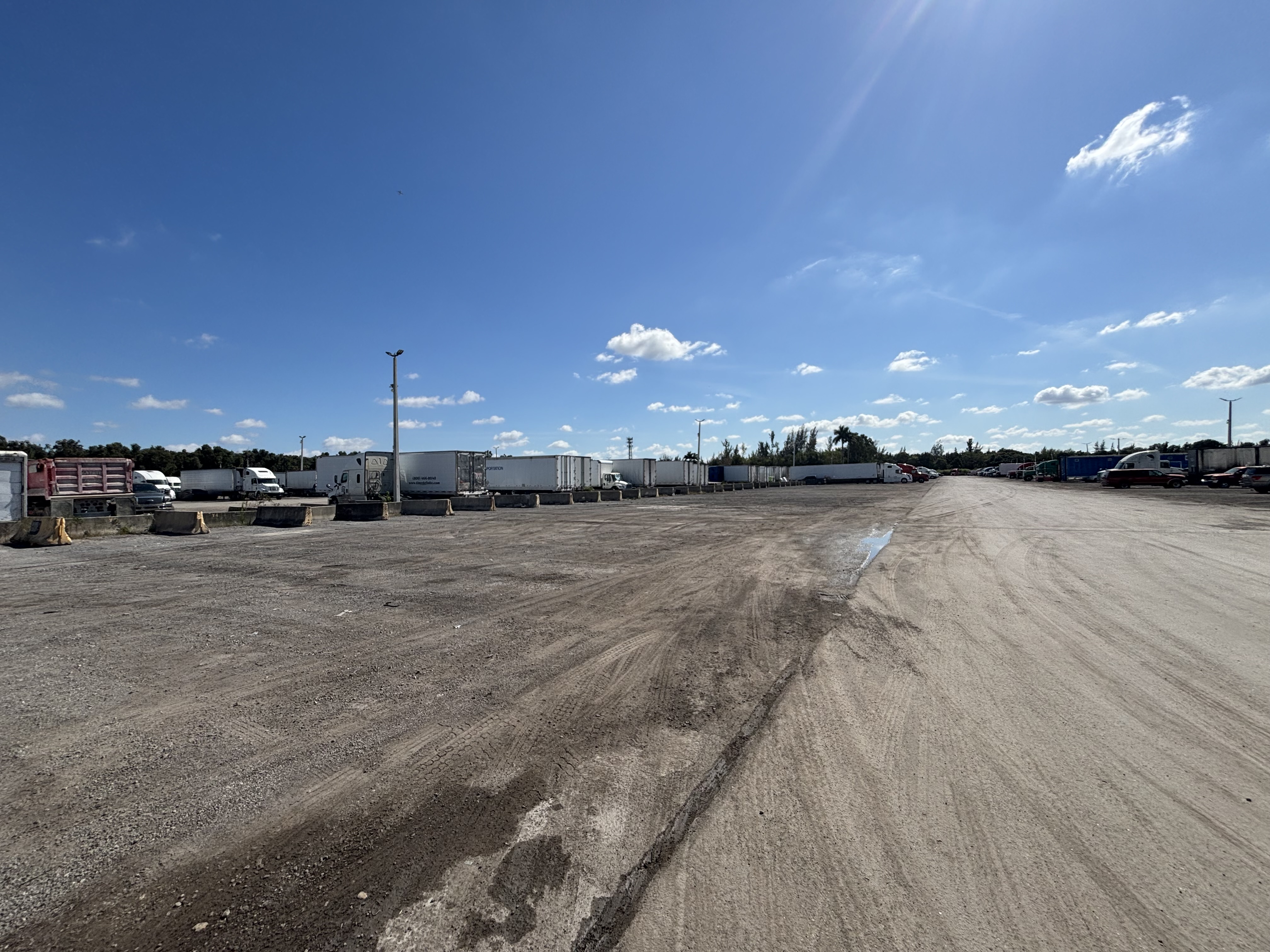 Realize Truck Parking at Hialeah, FL — photo 2 of 3