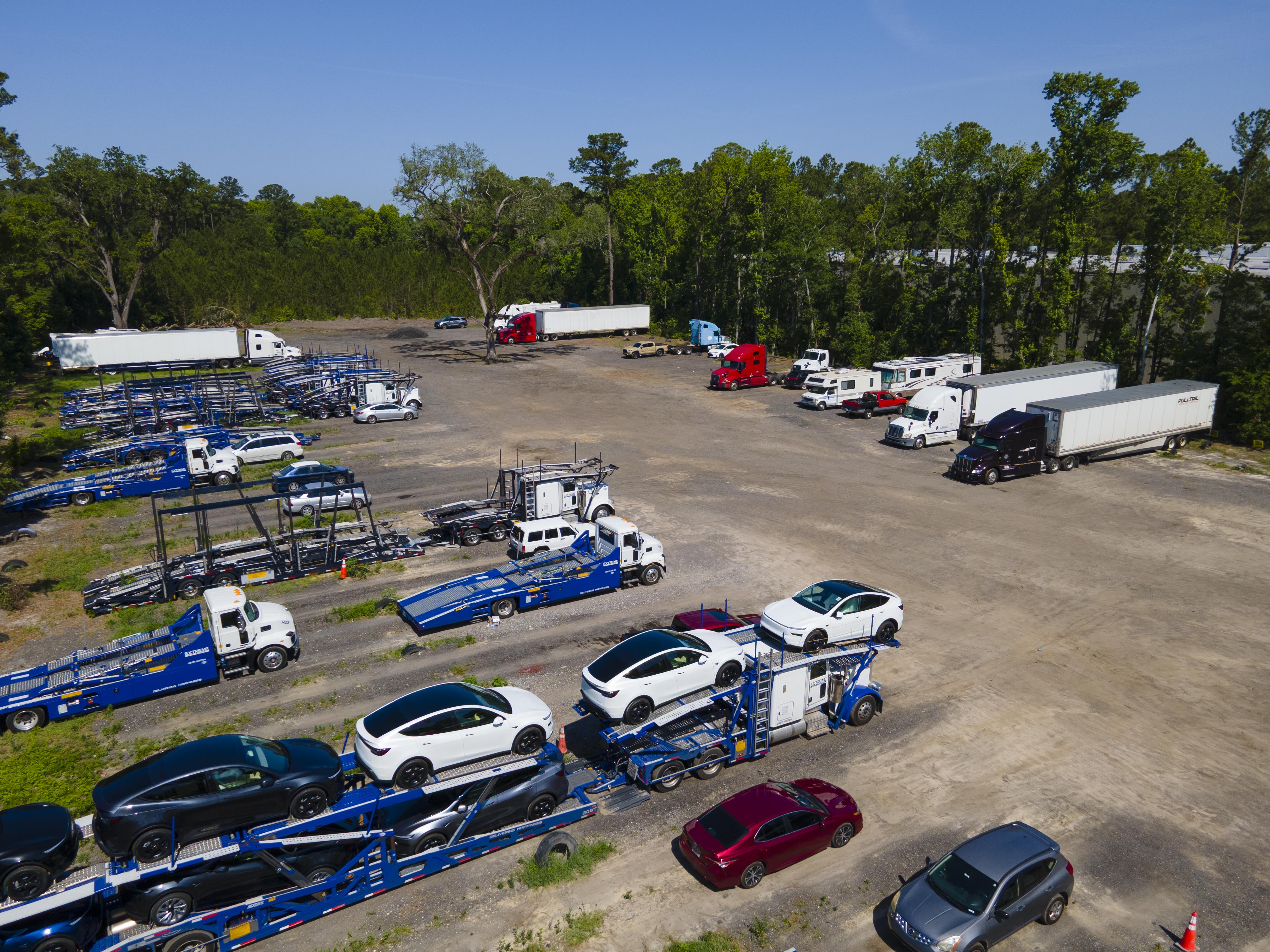 Parking Kingdom Jacksonville - 278 Ellis Road — photo 5 of 6