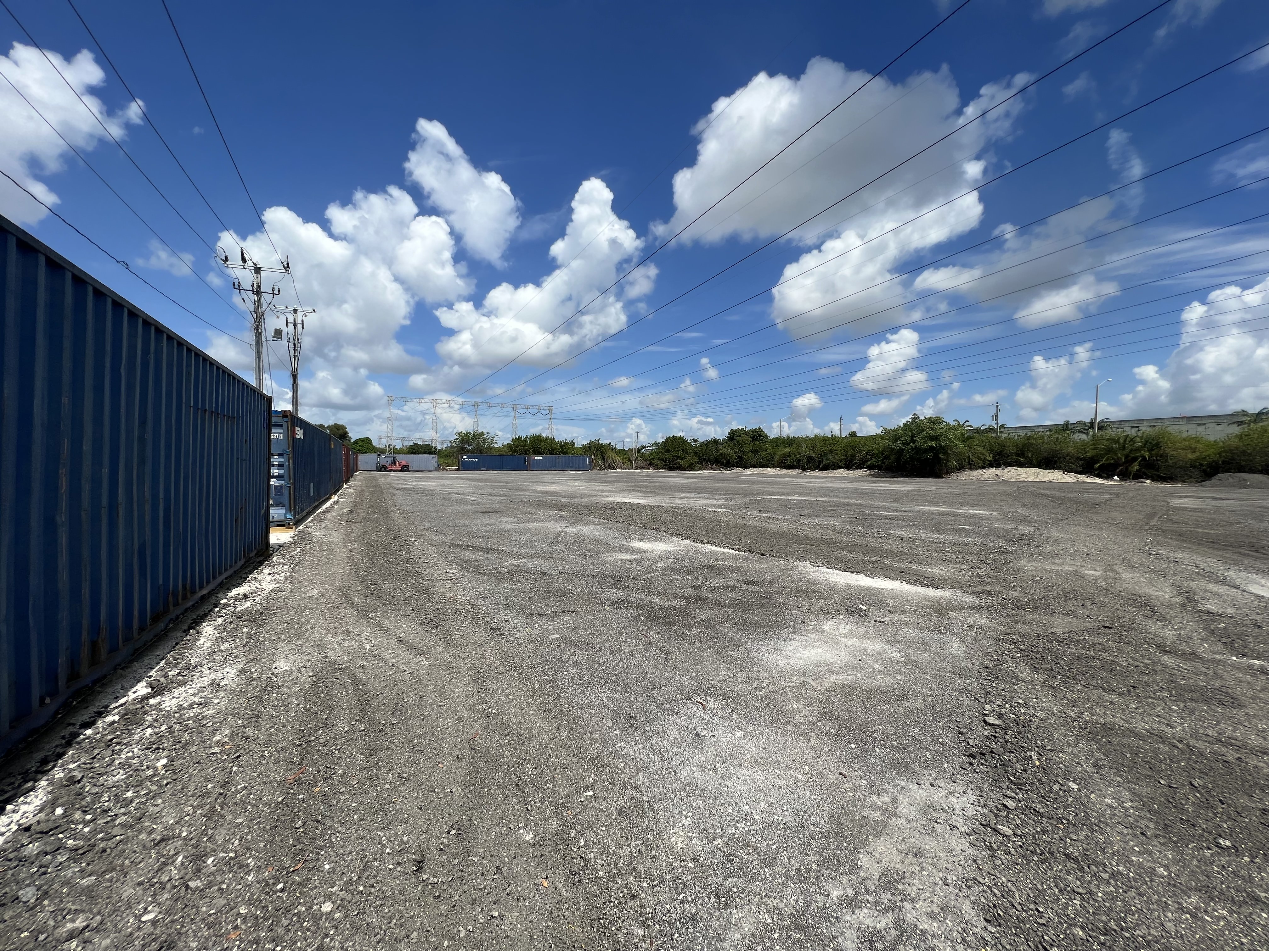 Port Everglades Truck Parking — photo 2 of 6