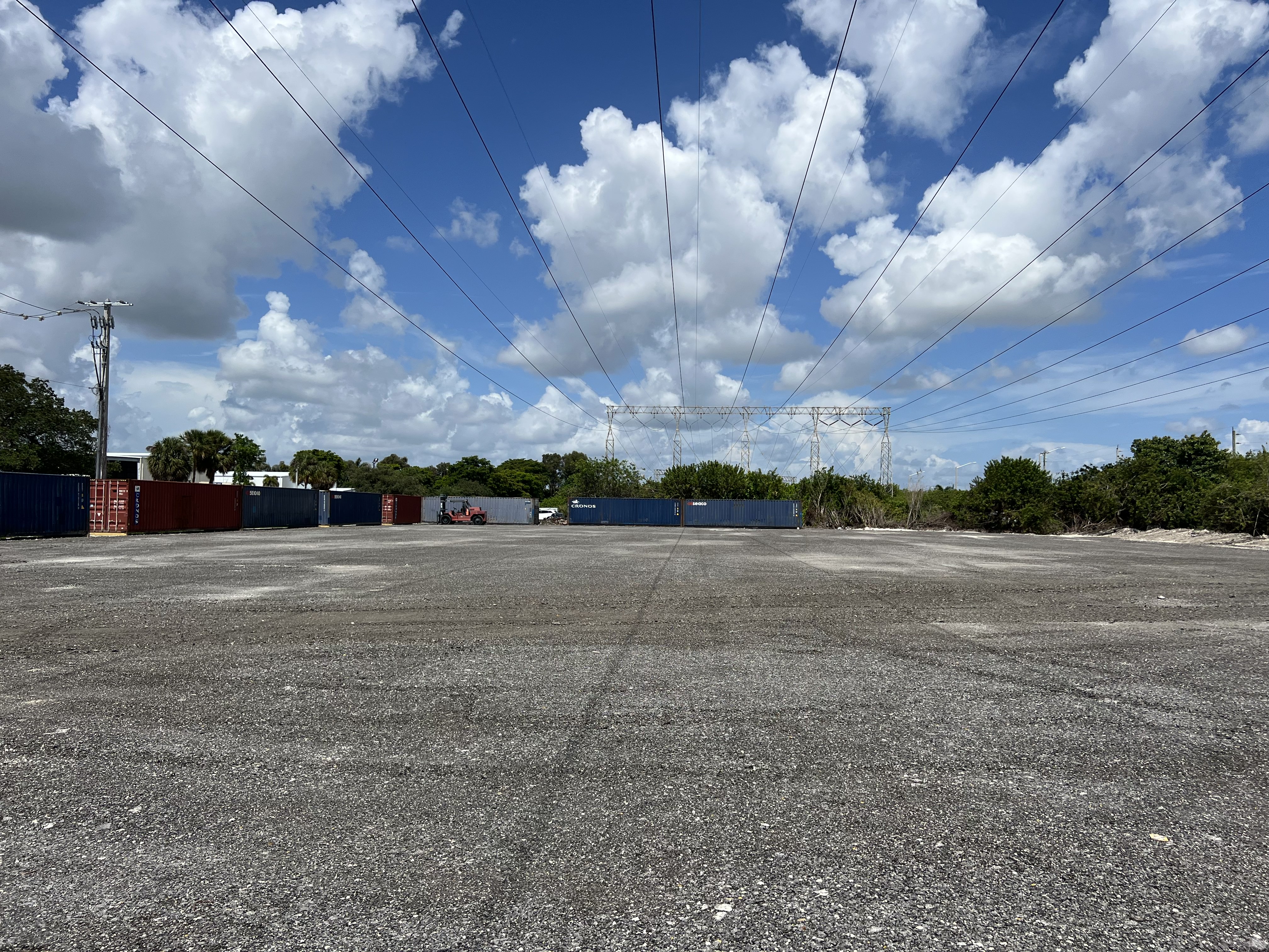 Port Everglades Truck Parking — photo 4 of 6